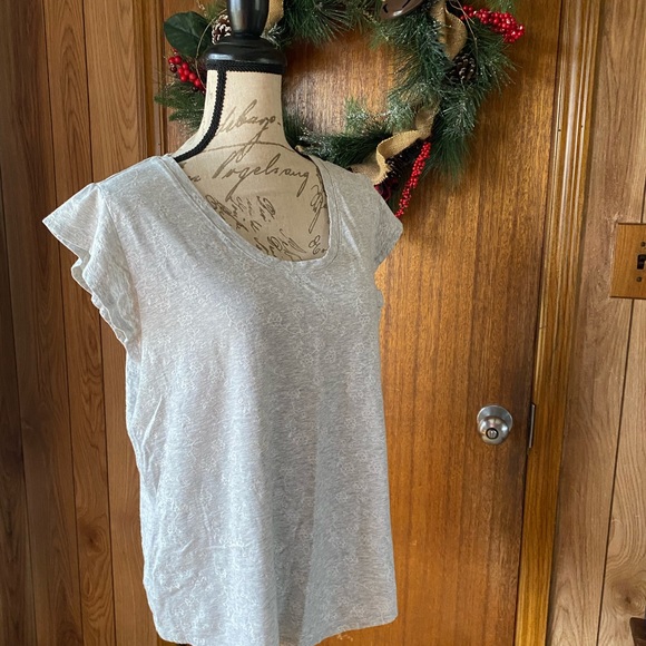 Embroidered flutter tee - Picture 5 of 9